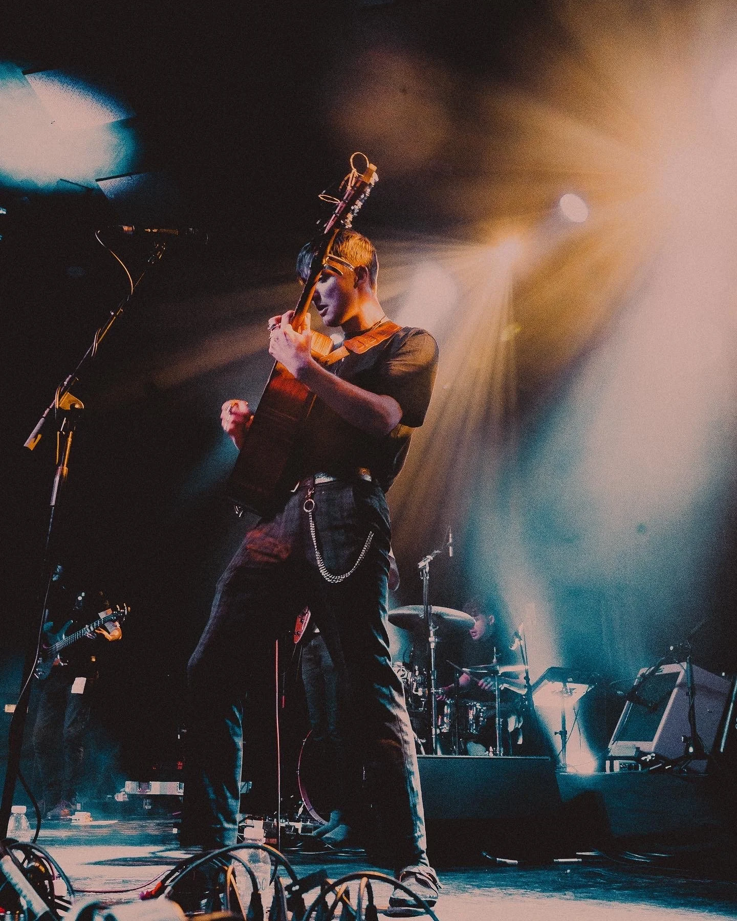 Murdo Mitchell performing live