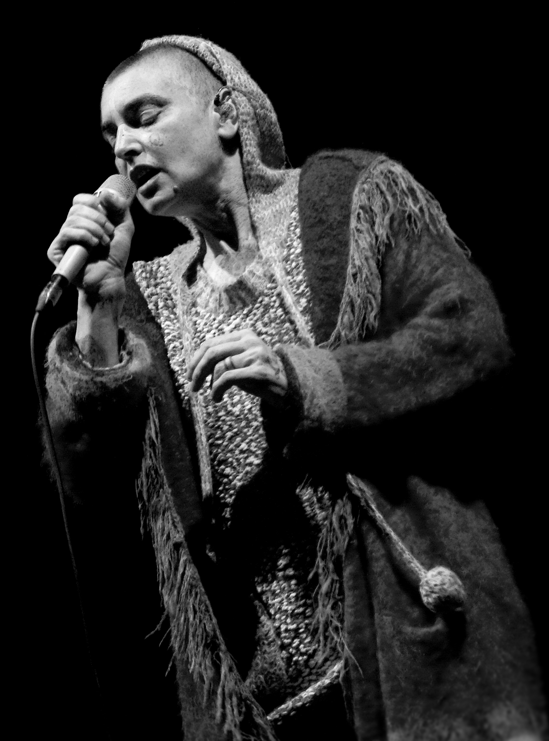 Sinéad O’Connor at Ramsbottom Music Festival, 2013 (cropped)